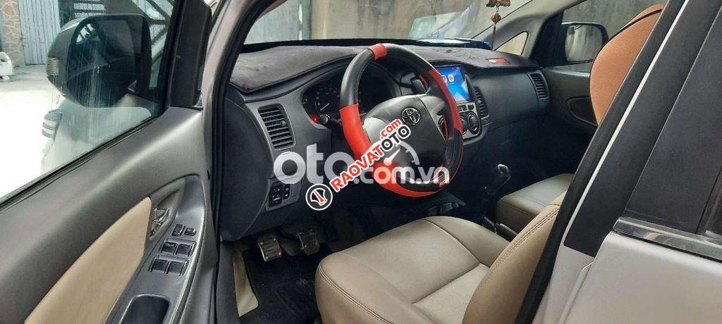Bán xe Toyota Innova E năm sản xuất 2013, màu bạc, cam kết máy móc hộp số nguyên zin-4