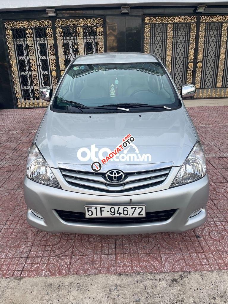 Cần bán Toyota Innova 2.0G năm 2009, màu bạc-11