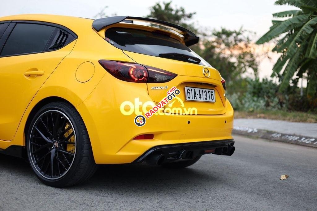 Cần bán Mazda 3 1.5 sản xuất 2018, màu vàng, giá tốt-5