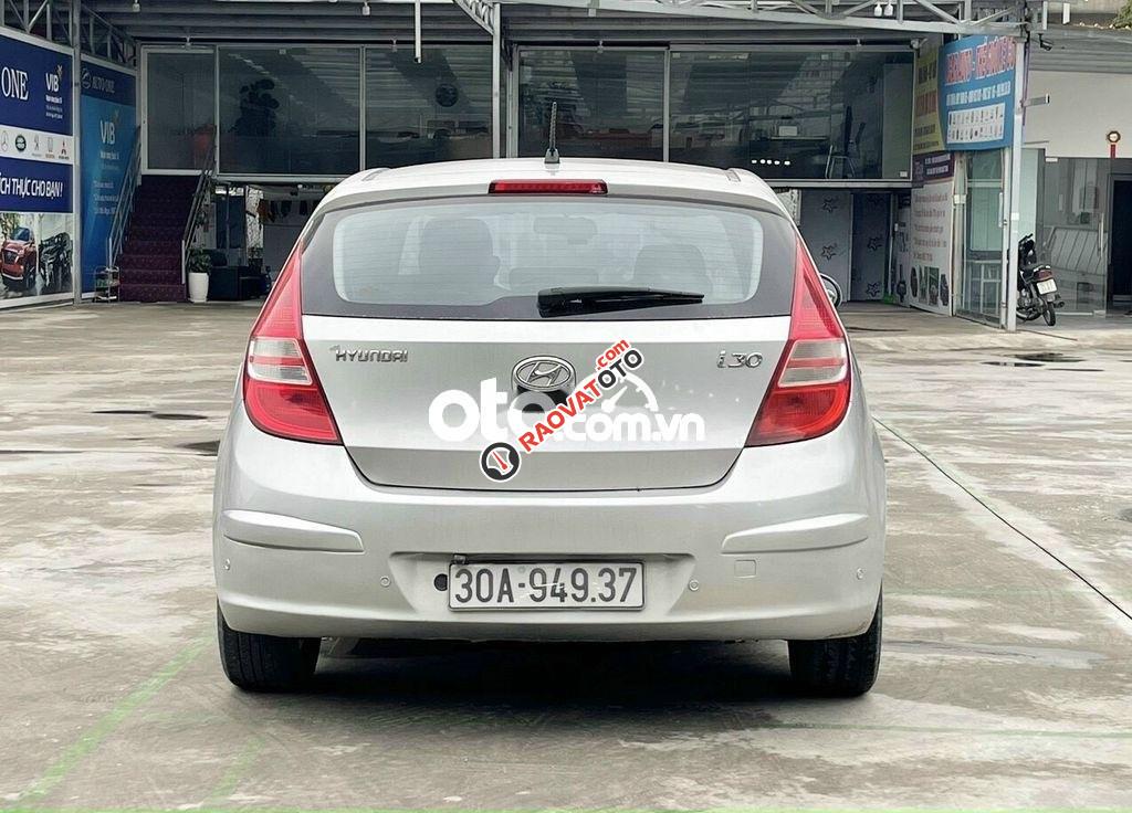 Bán Hyundai i30 1.6AT sản xuất năm 2008, màu trắng, nhập khẩu nguyên chiếc, xe cá nhân sử dụng rất giữ gìn-0