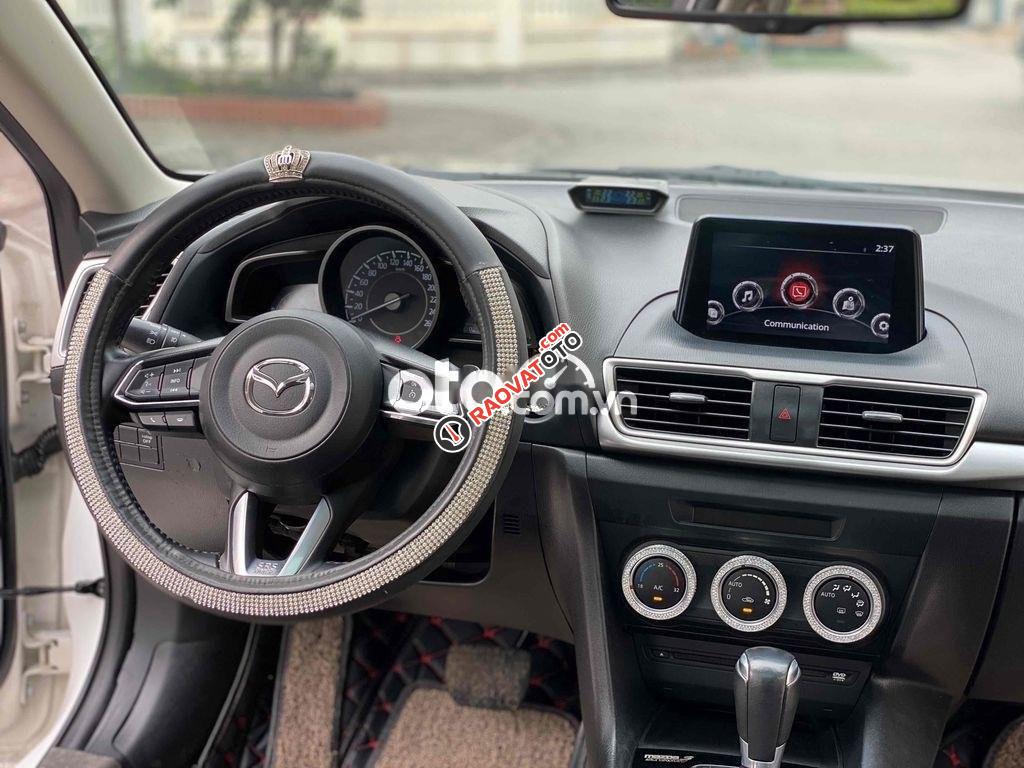 Bán xe Mazda 3 FL năm 2017, màu trắng-4