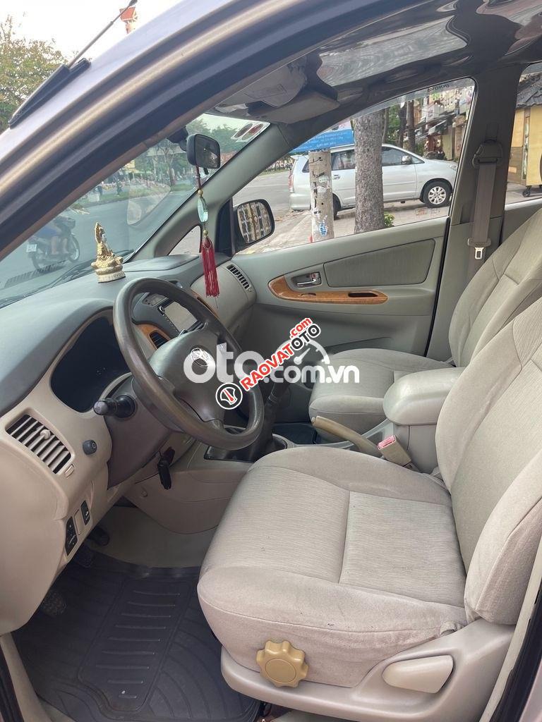 Cần bán Toyota Innova 2.0G năm 2009, màu bạc-9