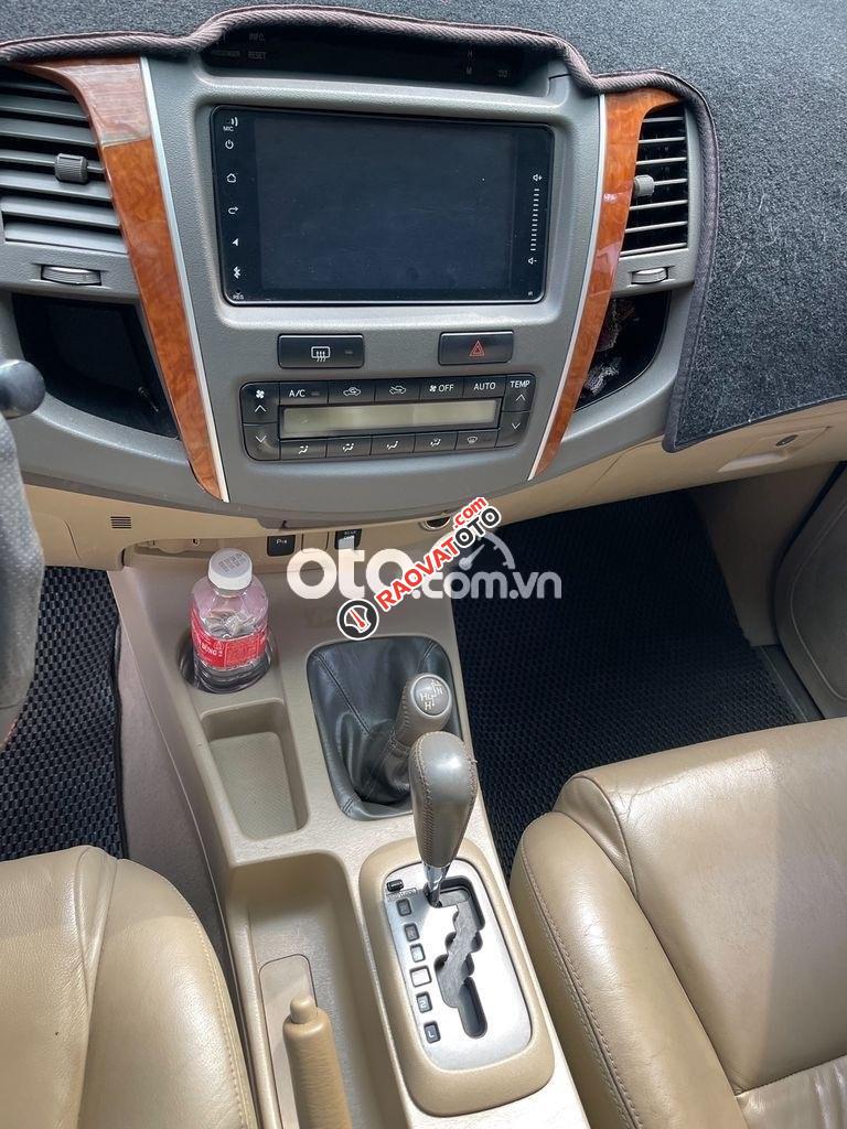 Cần bán Toyota Fortuner 2.7V 4x4 AT sản xuất năm 2010, màu bạc-6