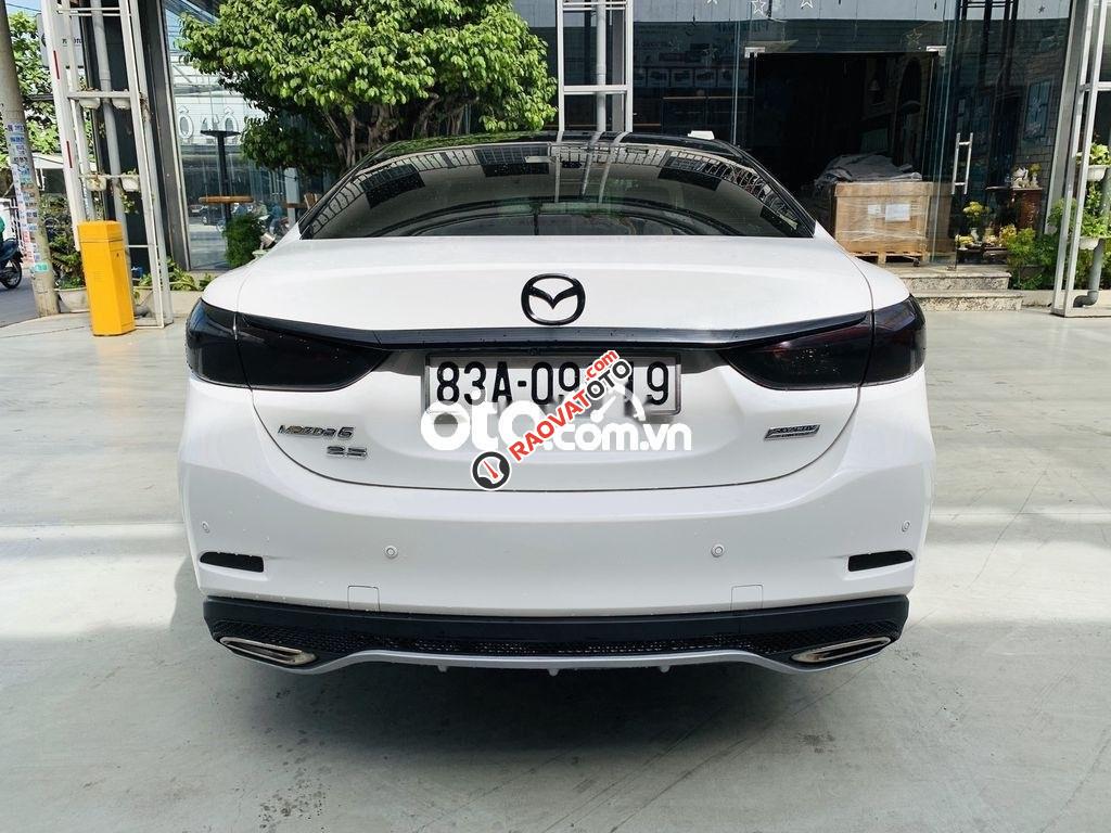 Cần bán xe Mazda 6 2.5 Premium sản xuất 2017-2