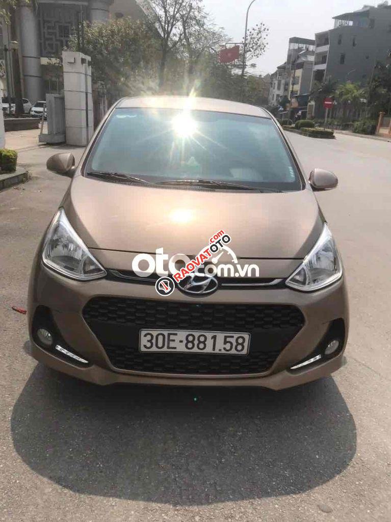 Cần bán lại xe Hyundai Grand i10 1.2AT năm sản xuất 2017-8