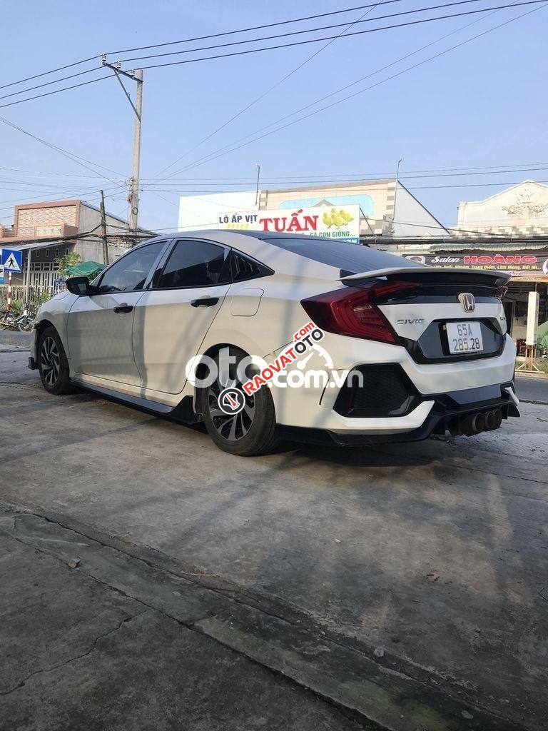 Cần bán xe Honda Civic 1.8AT sản xuất 2018, màu trắng, nhập khẩu-4