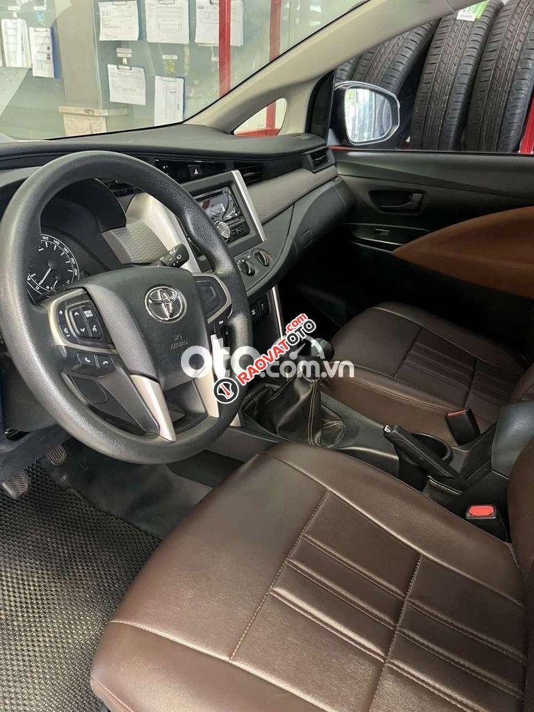 Cần bán Toyota Innova E sản xuất 2018, giá 569tr-2