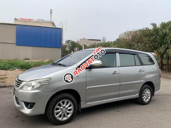 Bán Toyota Innova 2.0E năm 2013, màu bạc, giá 285tr-0