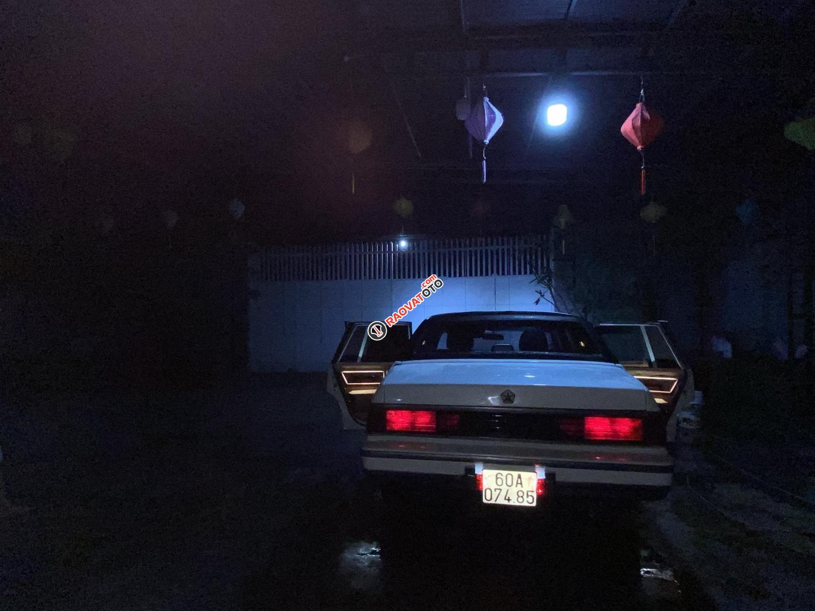 Cần bán xe Chrysler New Yorker sản xuất 1985-10