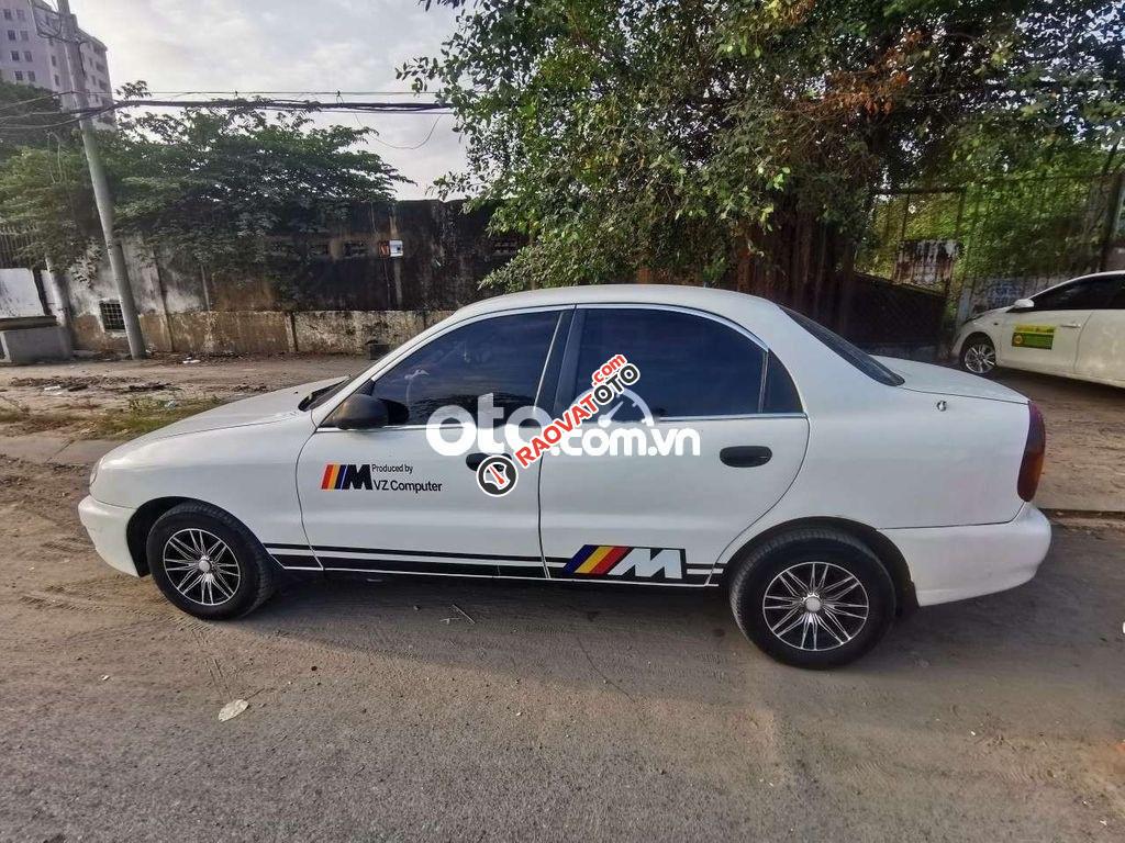 Xe Daewoo Lanos MT sản xuất 2002, màu trắng xe gia đình-1