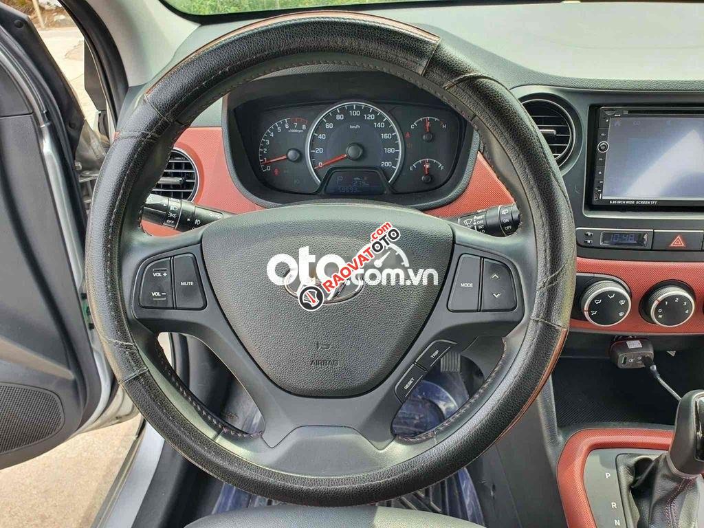 Cần bán gấp Hyundai Grand i10 1.2AT năm sản xuất 2017, màu bạc-3