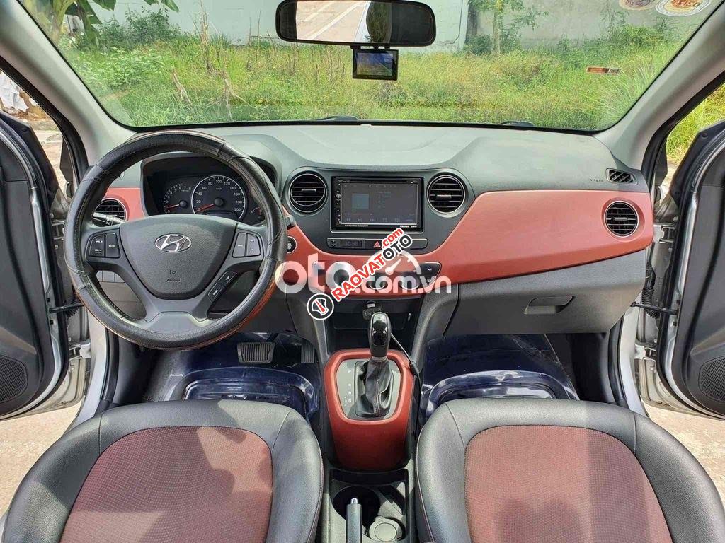 Cần bán gấp Hyundai Grand i10 1.2AT năm sản xuất 2017, màu bạc-5