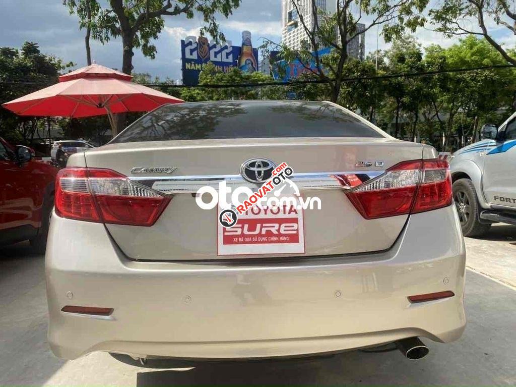 Cần bán gấp Toyota Camry 2.5Q sản xuất năm 2014, giá 728tr-6