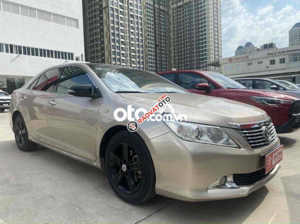 Cần bán gấp Toyota Camry 2.5Q sản xuất năm 2014, giá 728tr-1