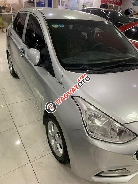 Bán Hyundai Grand i10 1.2AT năm sản xuất 2017, màu bạc giá cạnh tranh-1
