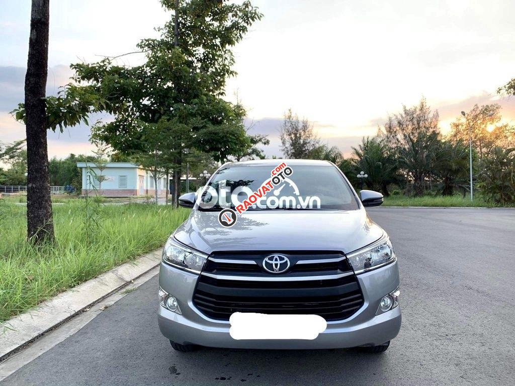 Xe Toyota Innova 2.0E MT năm sản xuất 2018, màu bạc số sàn-11