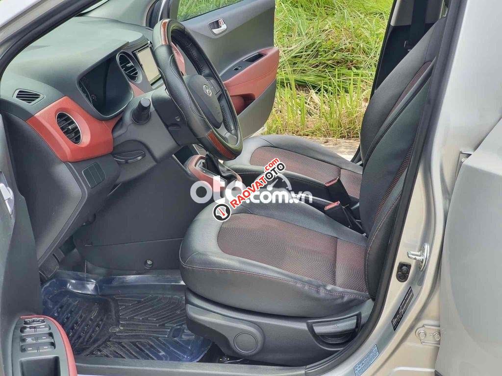 Cần bán gấp Hyundai Grand i10 1.2AT năm sản xuất 2017, màu bạc-7