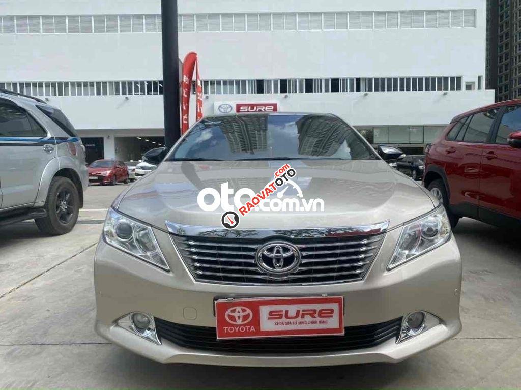 Cần bán gấp Toyota Camry 2.5Q sản xuất năm 2014, giá 728tr-0