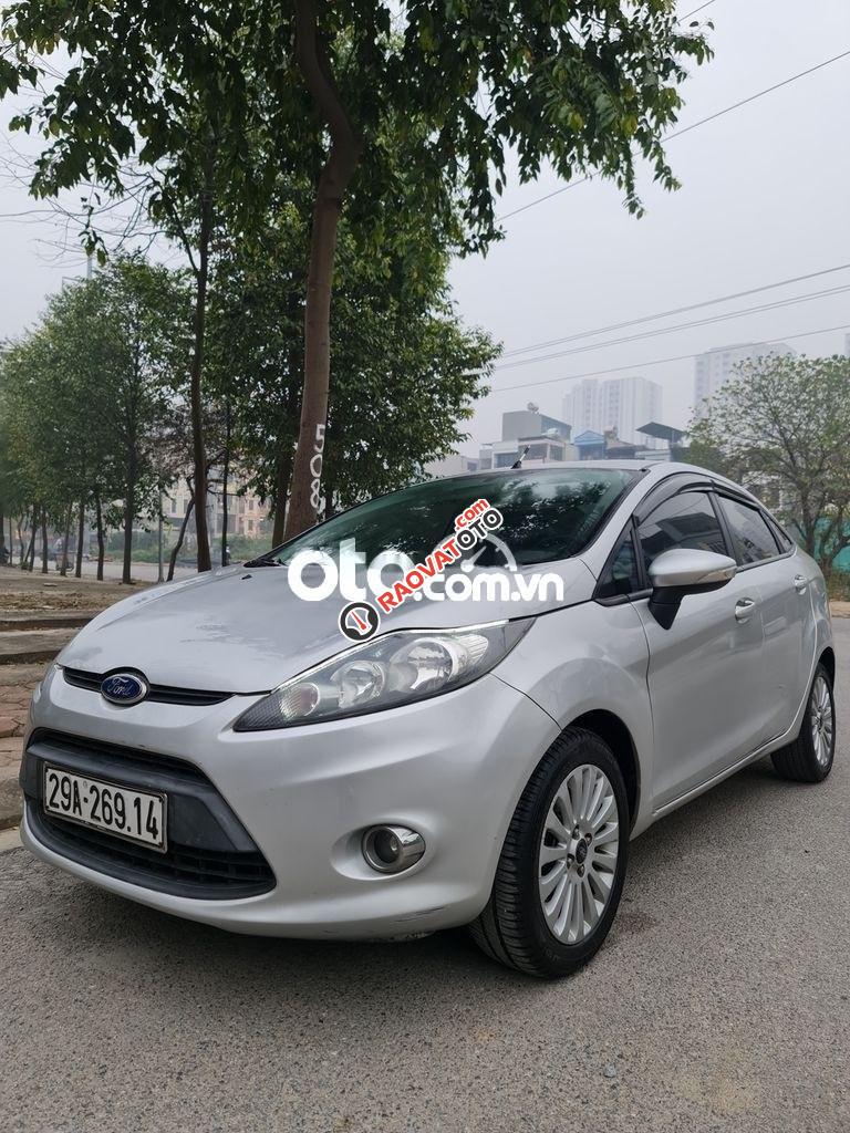 Bán Ford Fiesta 1.6AT sản xuất năm 2011, màu bạc-5