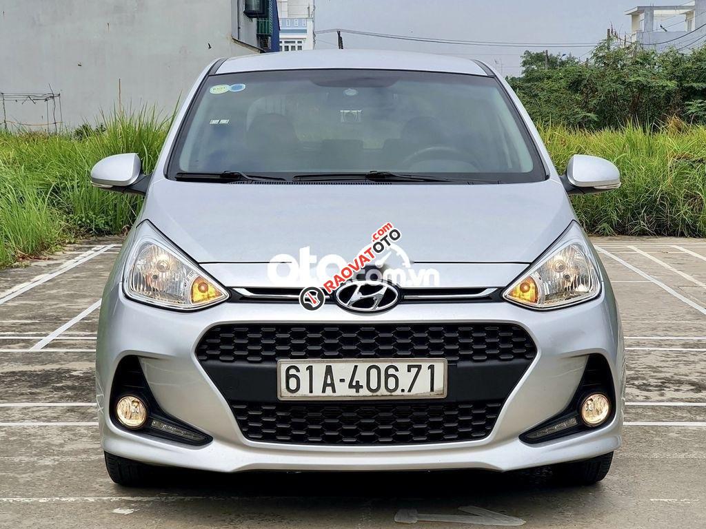 Bán xe Hyundai Grand i10 1.2 AT sản xuất năm 2017, màu bạc-10
