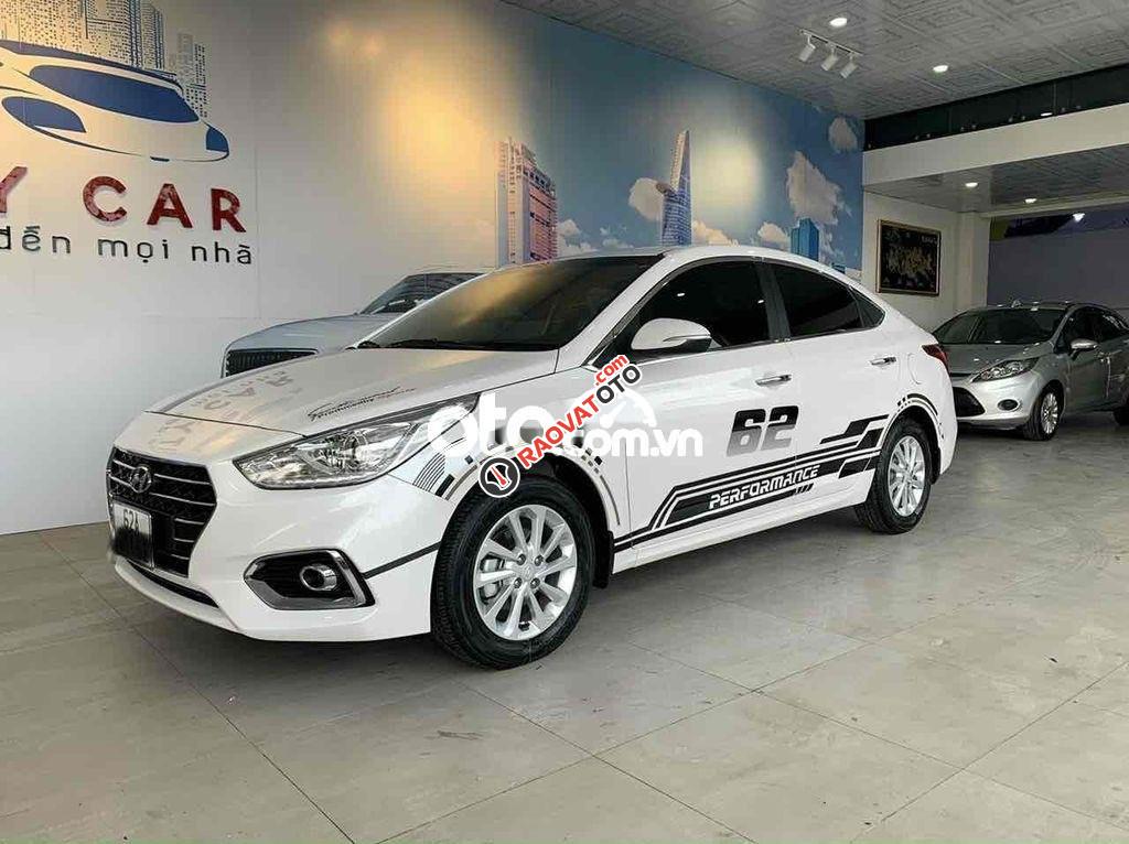 Bán xe Hyundai Accent 1.4 MT năm 2020, màu trắng số sàn-4