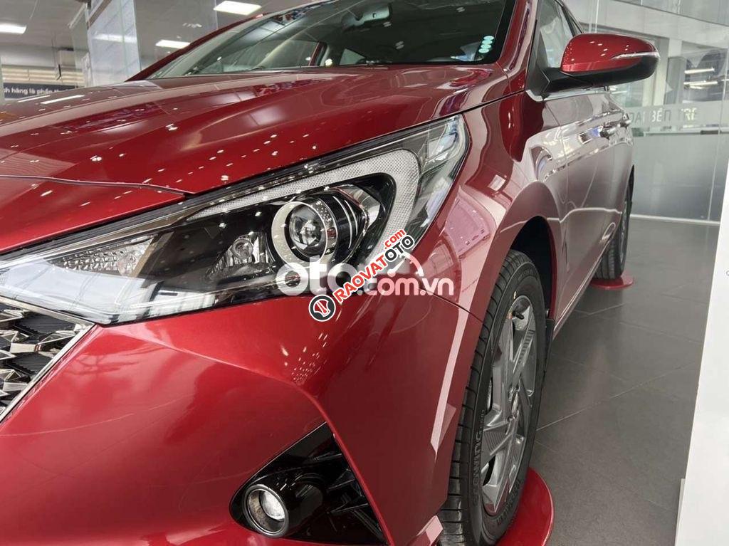 Bán ô tô Hyundai Accent 1.4AT năm sản xuất 2022, màu đỏ, giá 542tr-1
