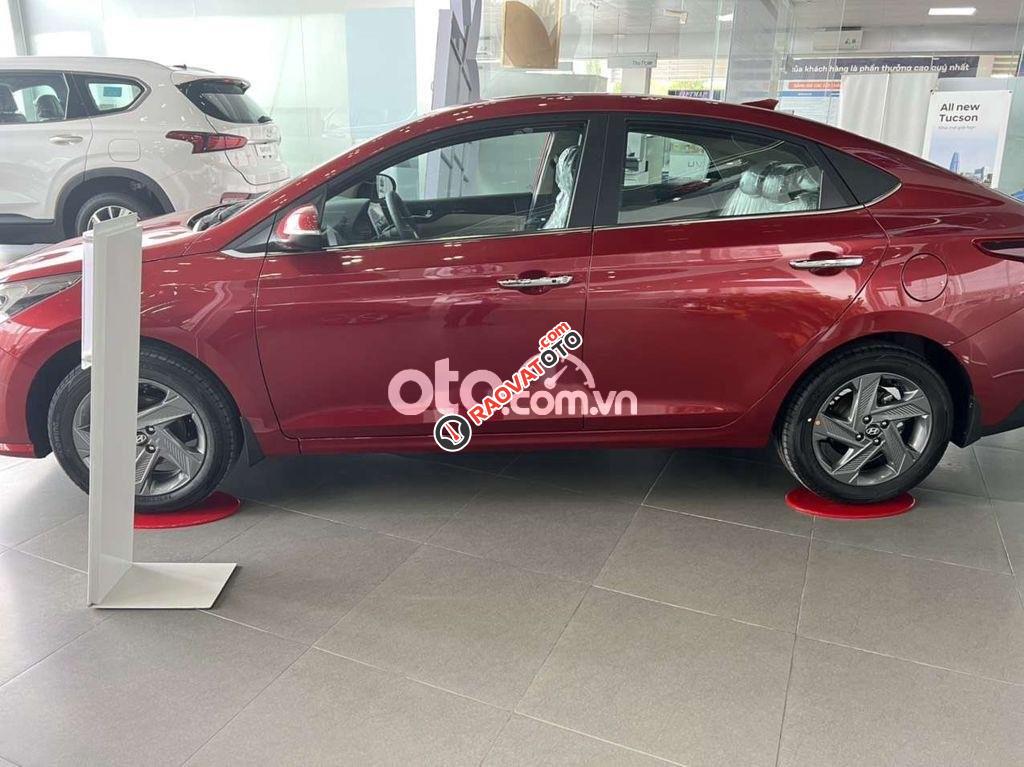 Bán ô tô Hyundai Accent 1.4AT năm sản xuất 2022, màu đỏ, giá 542tr-6