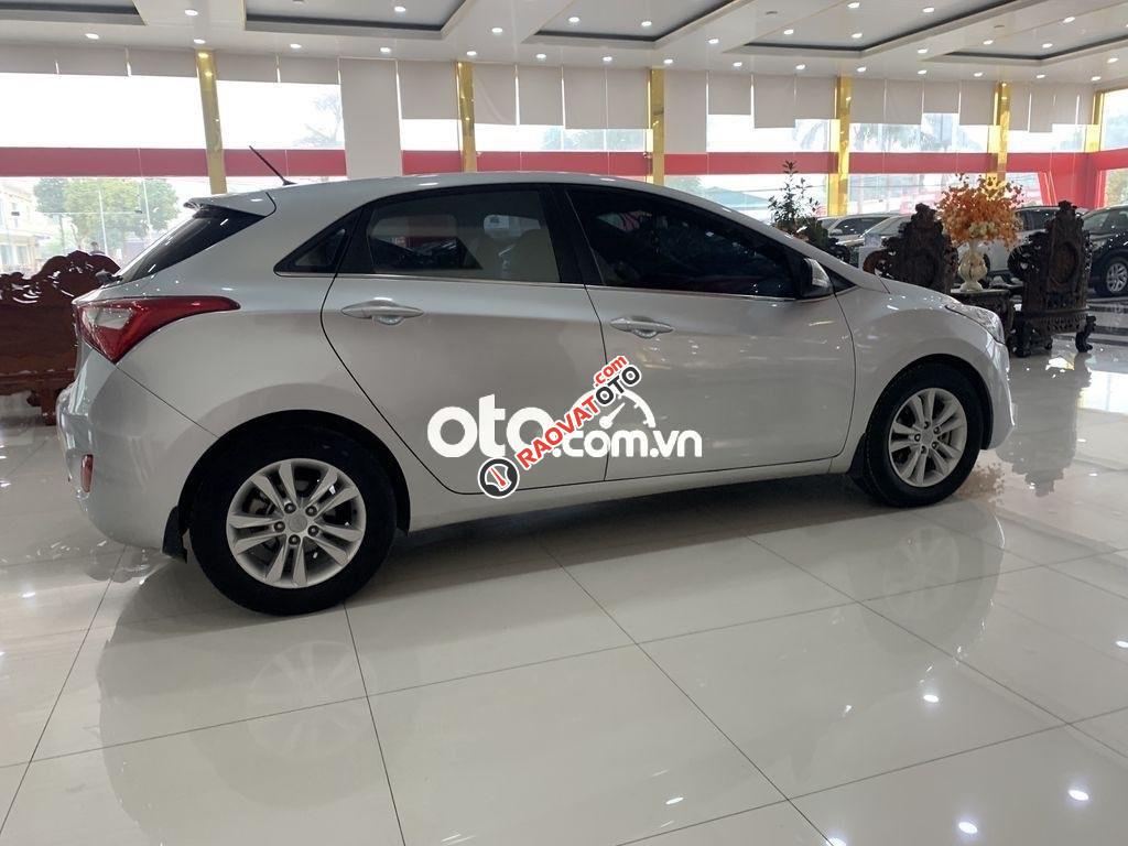 Cần bán Hyundai i30 1.6AT năm 2013, màu bạc, xe nhập-4