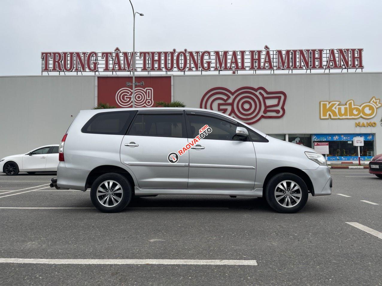 Cần bán xe Toyota Innova 2.0E sản xuất 2015, màu bạc, 385 triệu-6