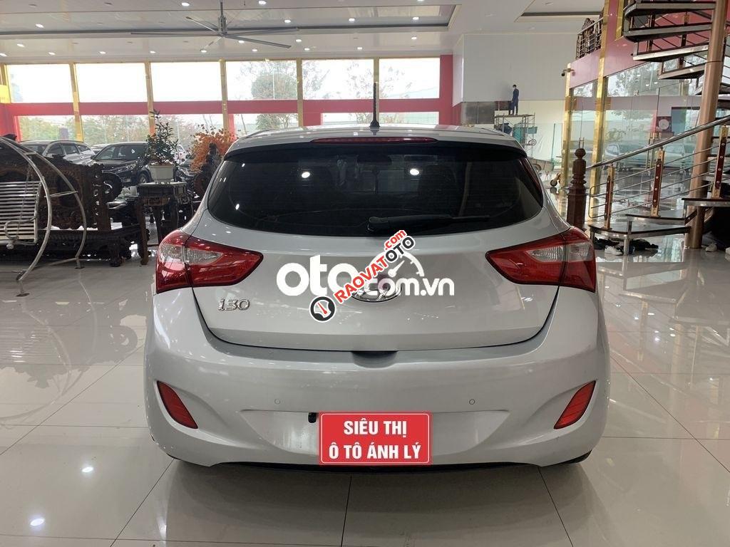 Cần bán Hyundai i30 1.6AT năm 2013, màu bạc, xe nhập-7