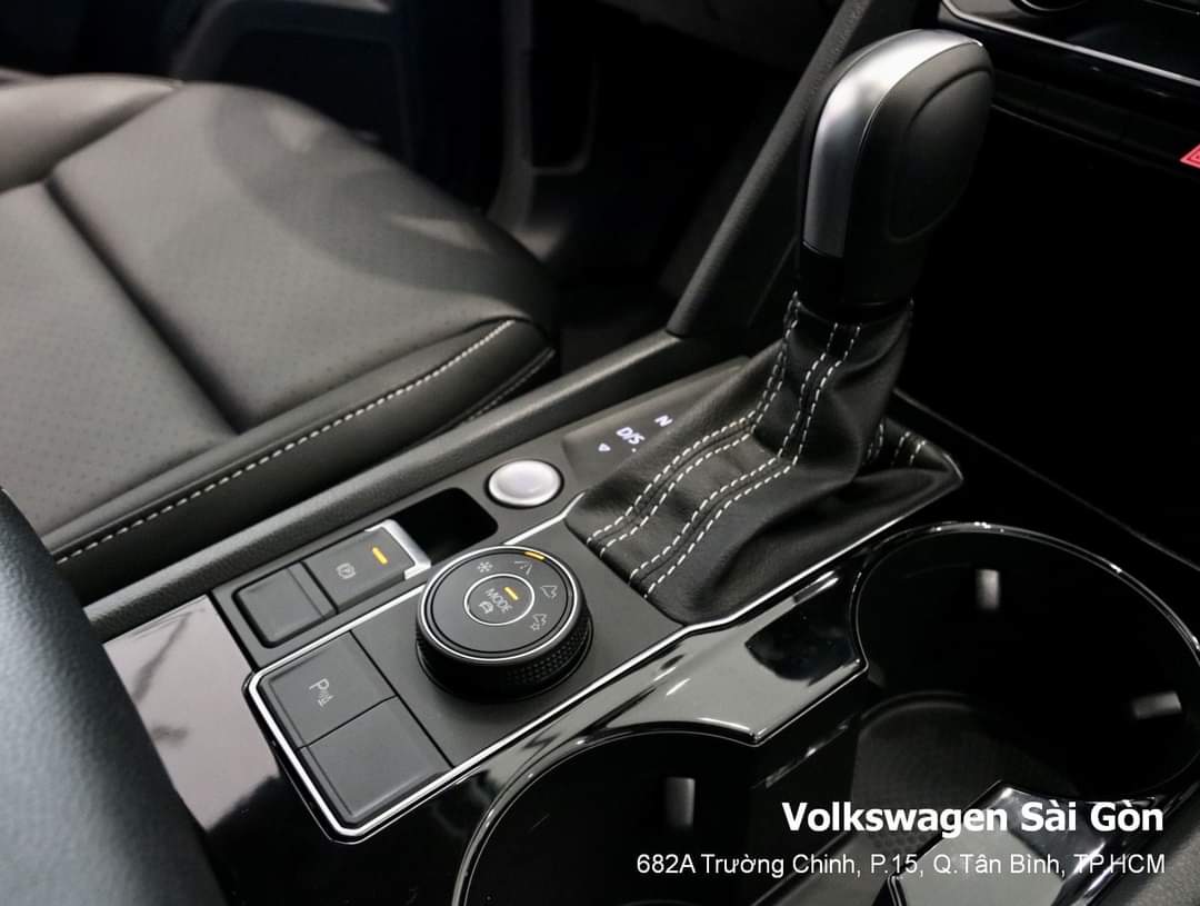 Bán Volkswagen Teramont năm 2022, màu đen, nhập khẩu nguyên chiếc-9