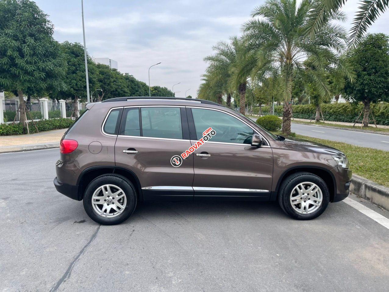 Chính chủ gia đình bán Volkswagen Tiguan 2.0 AT 4x4 sx 2015, nhập khẩu, ít sử dụng, giá bán 620 triệu-0