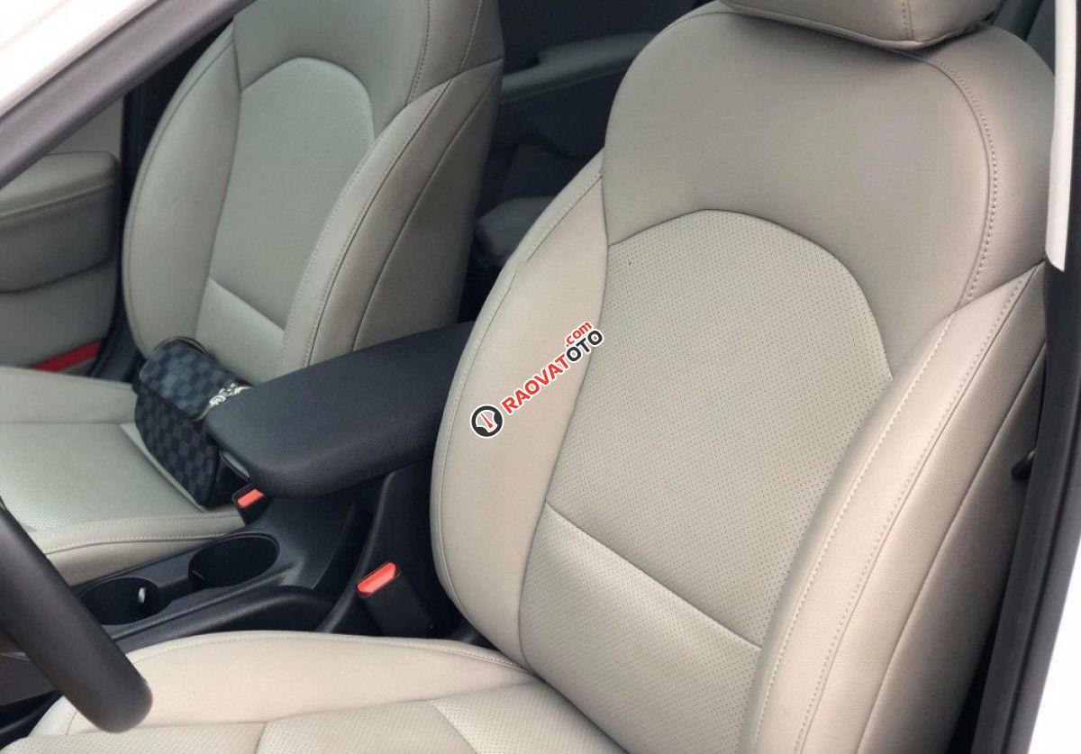 Bán Kia Cerato 1.6AT Luxury sản xuất 2019, màu trắng chính chủ-1