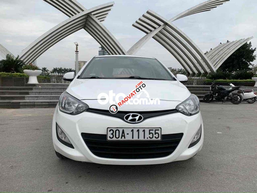 Xe Hyundai i20 sản xuất năm 2014, màu trắng, nhập khẩu-11