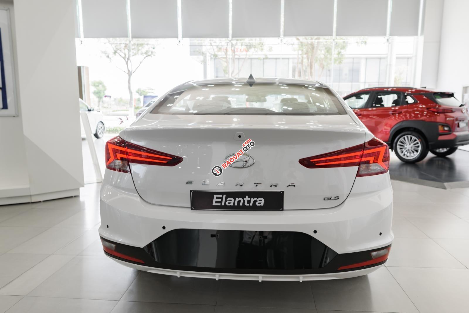 Bán xe Hyundai Elantra 1.6 AT năm 2022-4