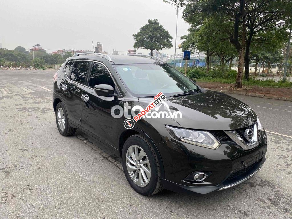 Bán Nissan X trail 2.5 SV 4WD sản xuất 2016, màu đen, 668 triệu-1