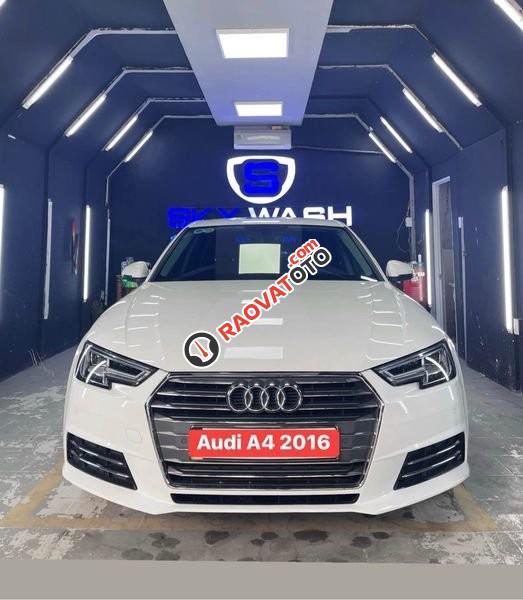 Cần bán gấp Audi A4 năm sản xuất 2016, màu trắng-0