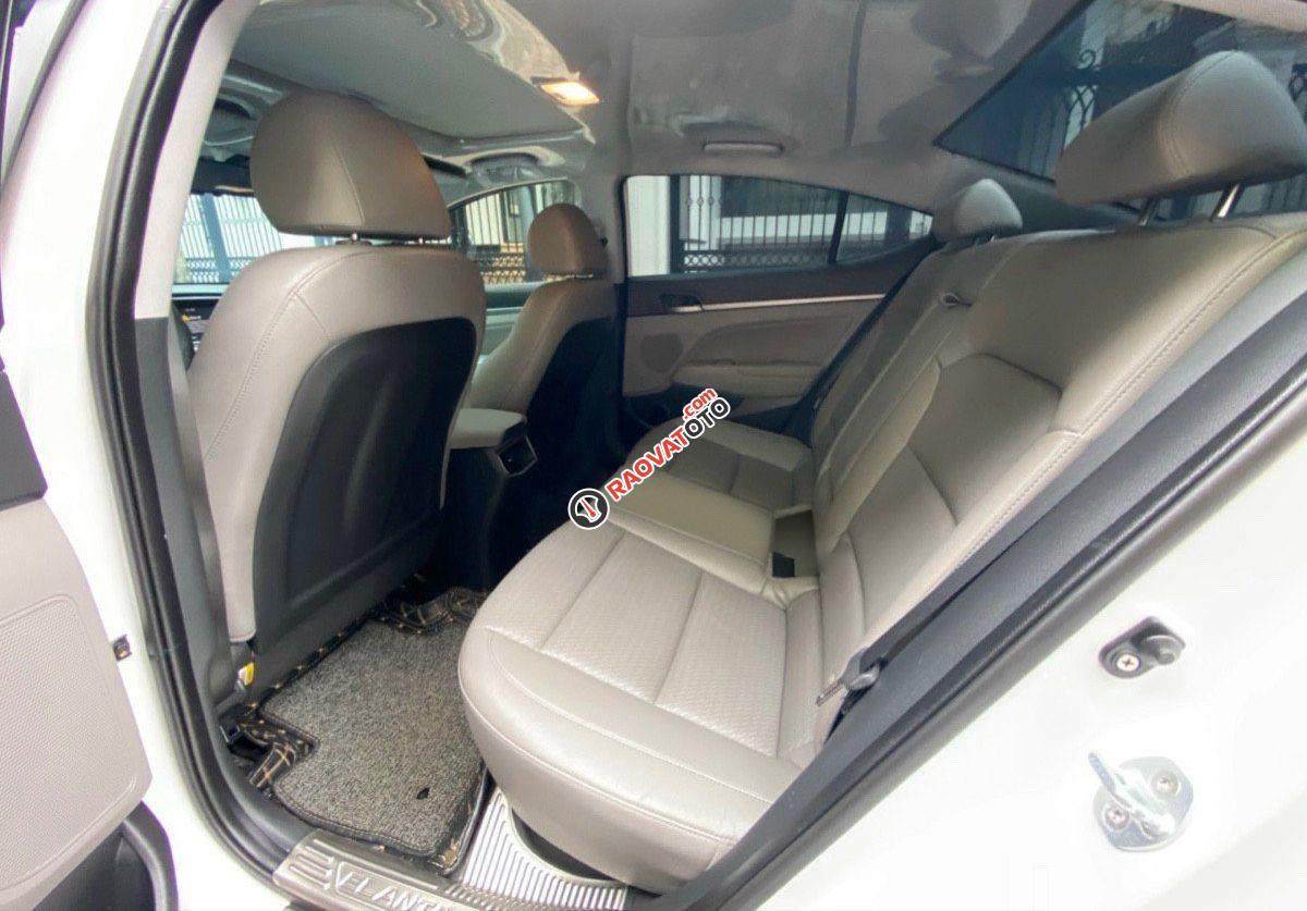 Bán xe Hyundai Elantra 2.0AT sản xuất 2016, màu trắng-9