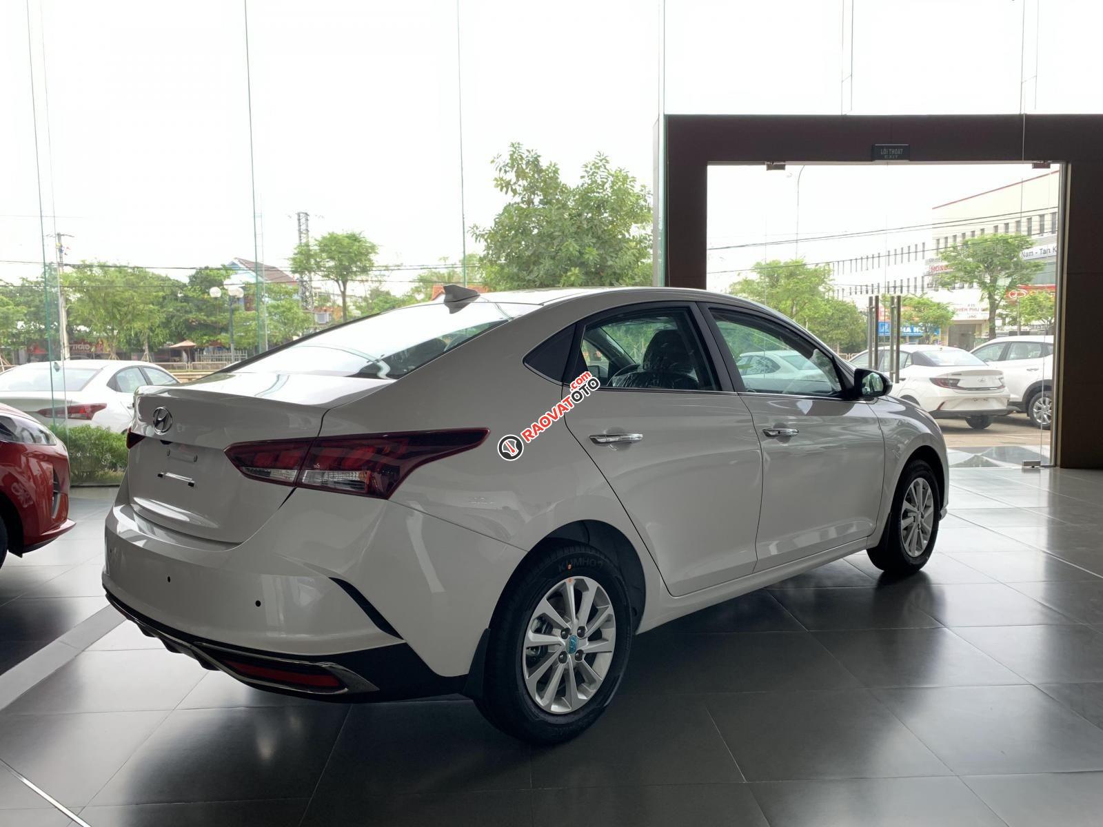 [Giao xe ngay] sẵn xe Hyundai Accent 1.4 MT Base sản xuất 2022, màu trắng + Ưu đãi độc quyền đại lý-8