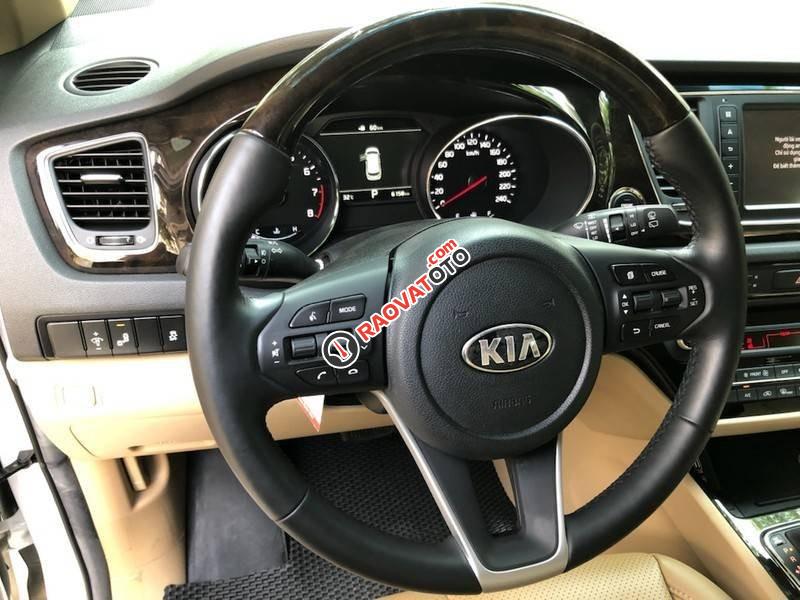 Cần bán xe Kia Sedona 3.3 sản xuất 2021, màu trắng-1