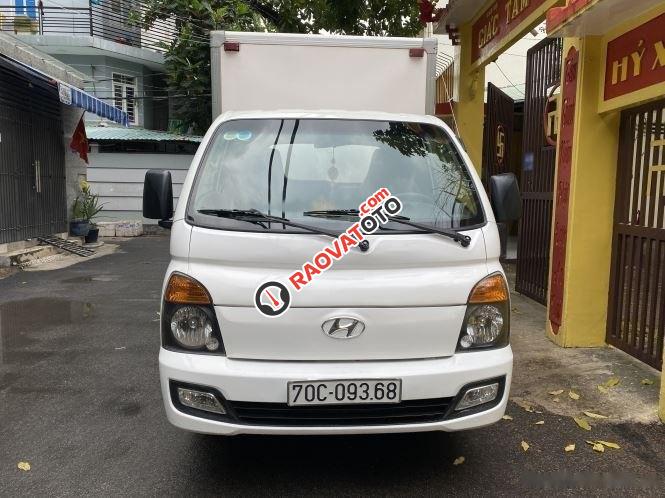 Bán Hyundai H 100 năm sản xuất 2016, màu trắng còn mới-8