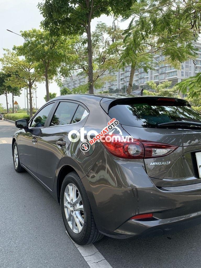 Bán Mazda 3 1.5 AT sản xuất năm 2018, màu nâu còn mới-1