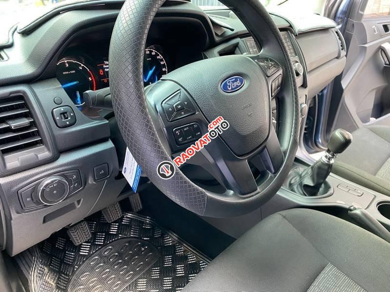 Cần bán lại xe Ford Ranger XLS 2.2 4x2MT sản xuất 2019, màu xanh lam, xe nhập số sàn-11