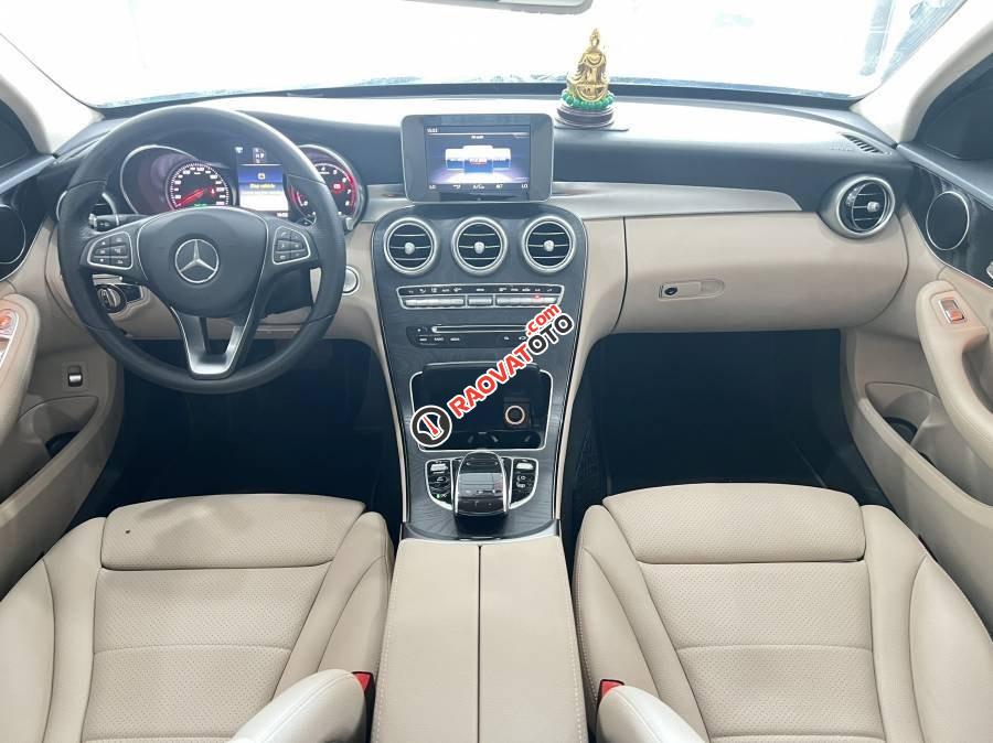Cần bán Mercedes C200 năm sản xuất 2018, màu đỏ-21