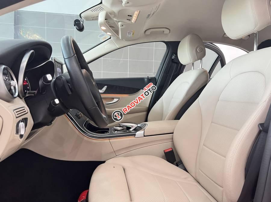 Cần bán Mercedes C200 năm sản xuất 2018, màu đỏ-1