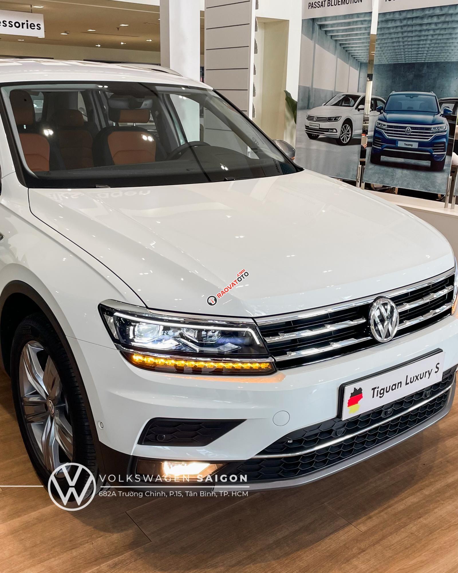 [Volkswagen Vũng Tàu ]Tiguan Luxury S 2022 màu trắng, động cơ 2.0 Turbo, SUV 7 chỗ gầm cao cho gia đình, dẫn động 2 cầu-1