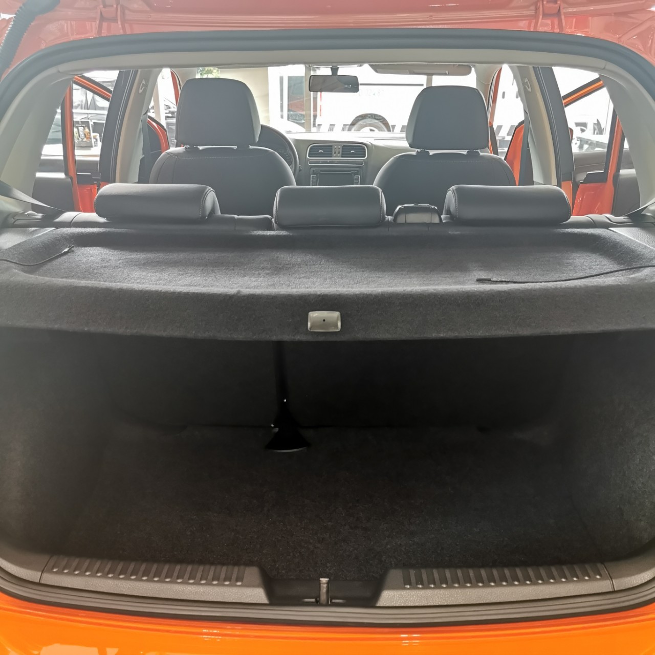 Bán Volkswagen Polo Hatchback chỉ 230tr nhận xe ngay - ưu đãi tốt nhất. LH: 093 2168 093-4