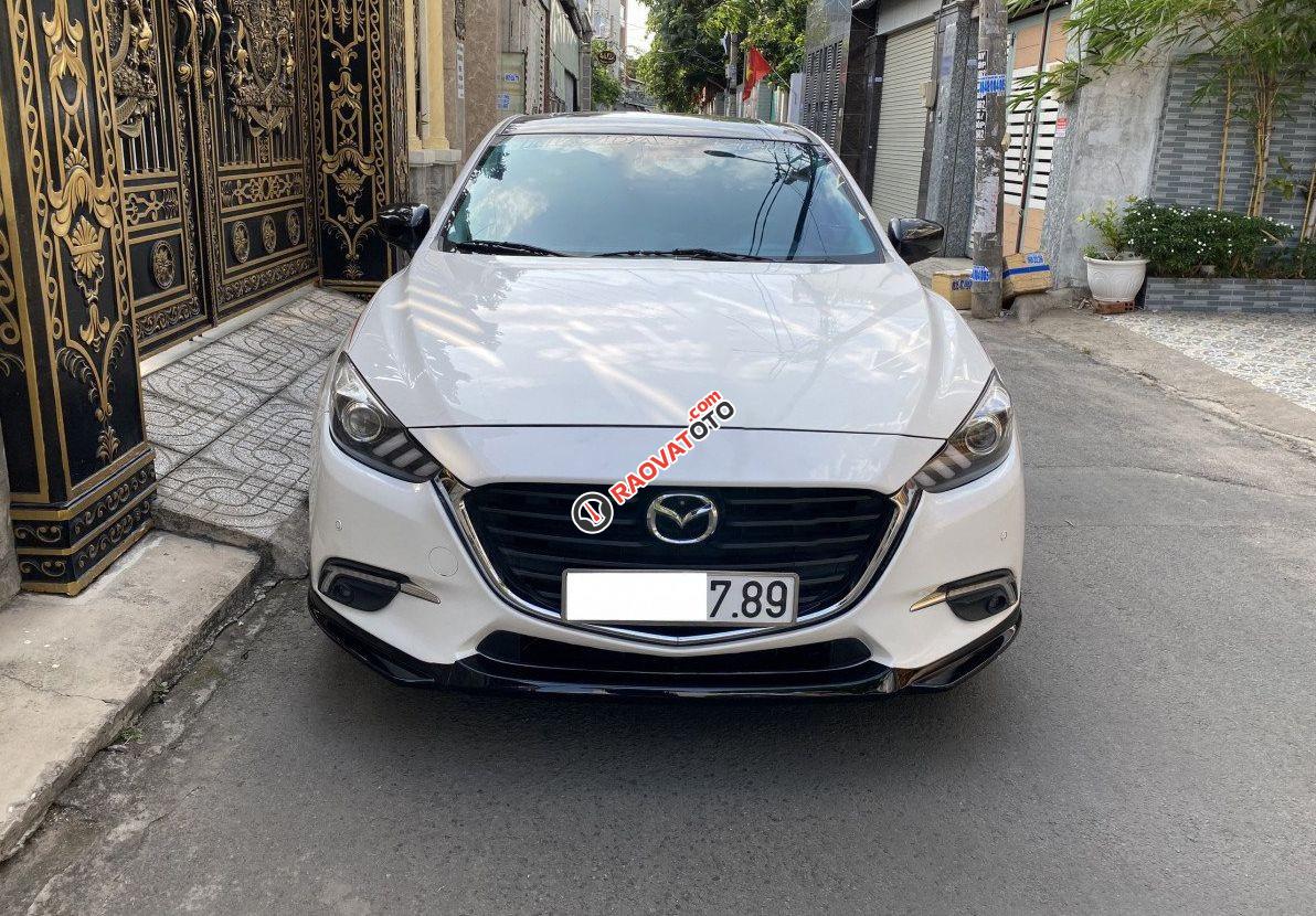 Bán Mazda 3 năm 2018, màu trắng, giá tốt-8
