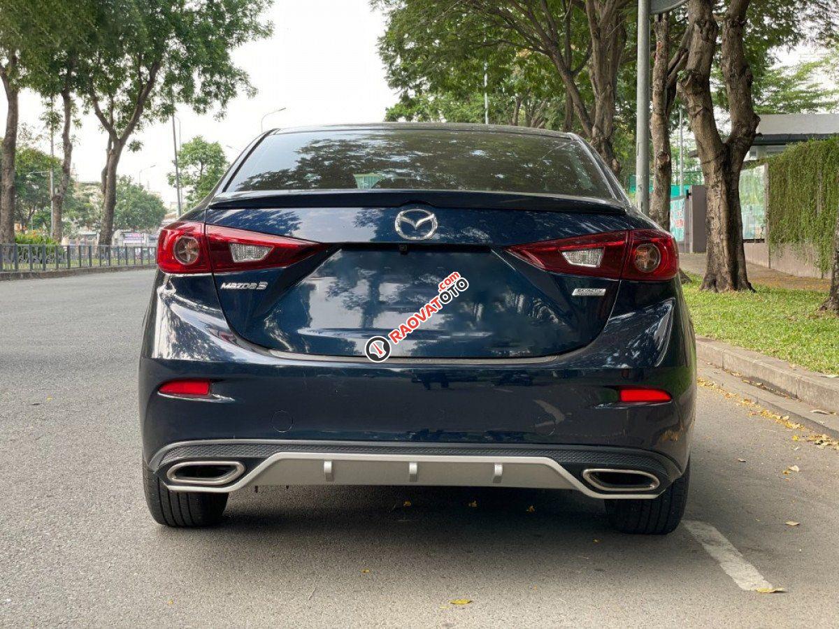 Cần bán gấp Mazda 3 sản xuất năm 2018, màu xanh lam xe gia đình-0