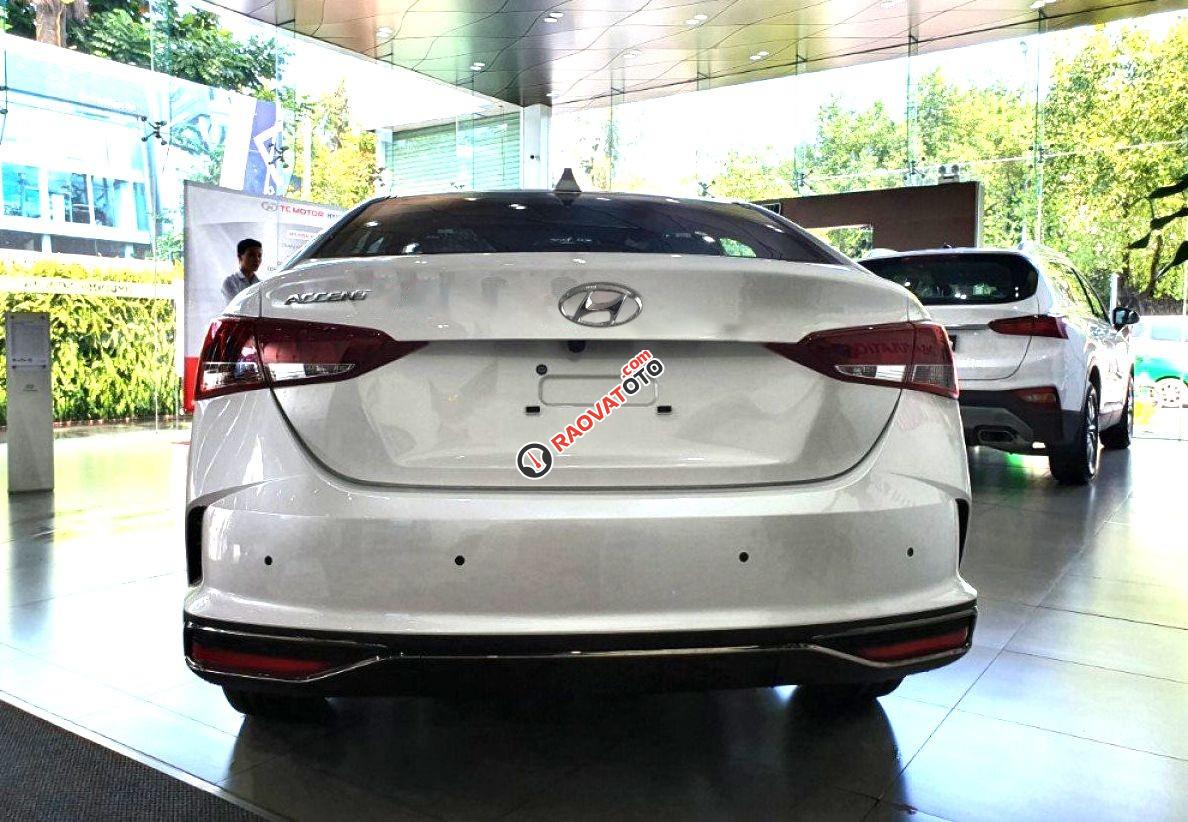Bán ô tô Hyundai Accent 1.4 ATH sản xuất năm 2022, màu trắng-1